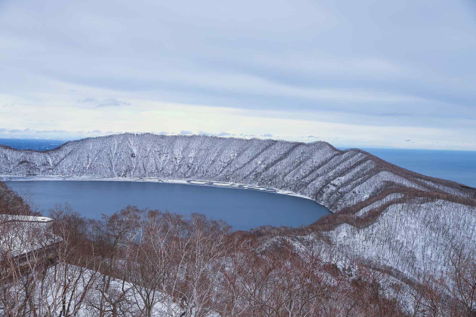 北海道登别湖唯美冬日雪景图片