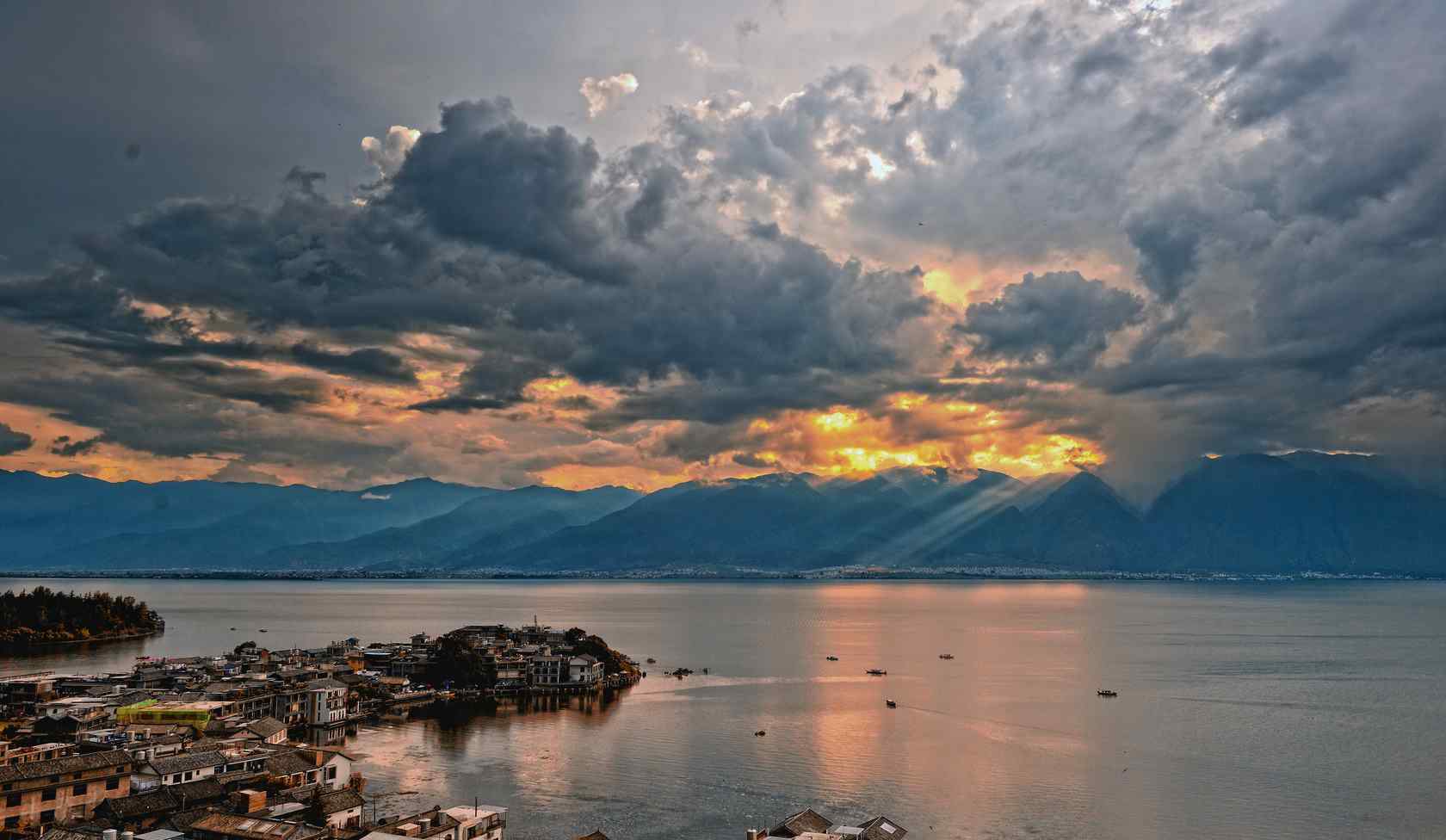 苍山洱海唯美落日风景图片