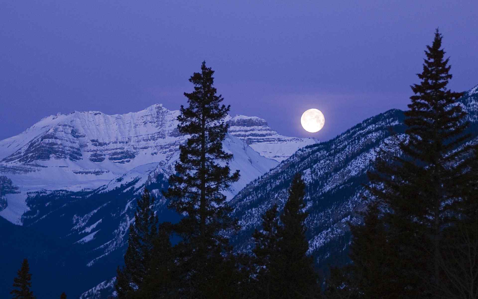 雪山上明亮的月光图片桌面壁纸