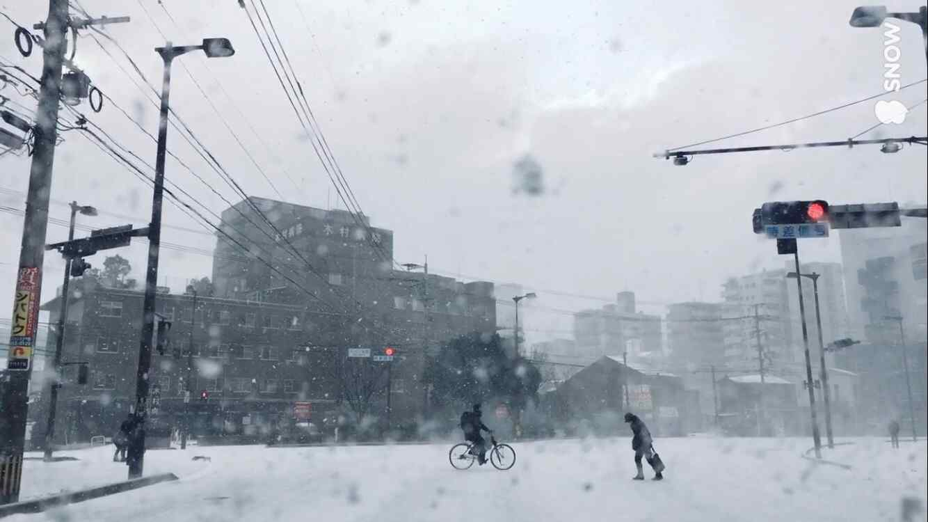 日本雪中街道模样桌面壁纸
