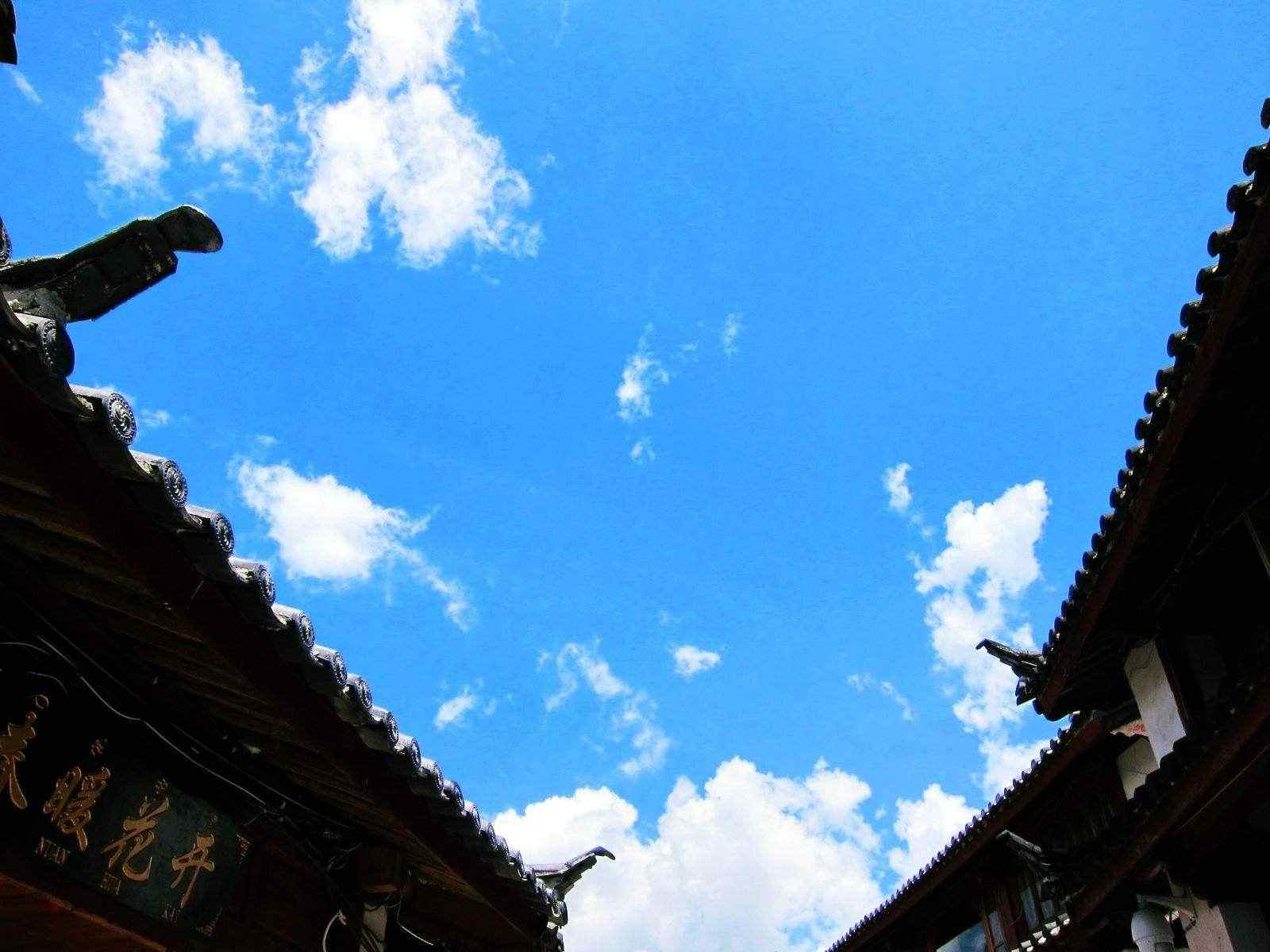 丽江古城蓝天图片