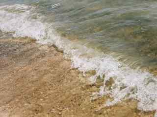 小清新海水拍打沙滩桌面壁纸