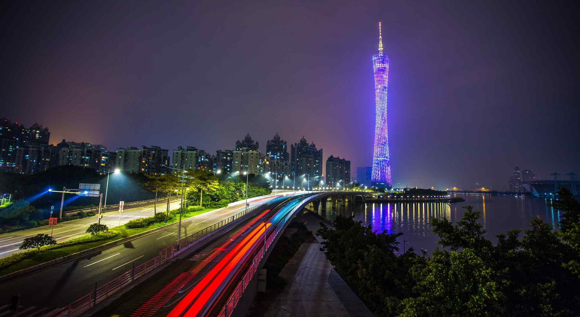 中国河流之繁华的珠江夜景图片