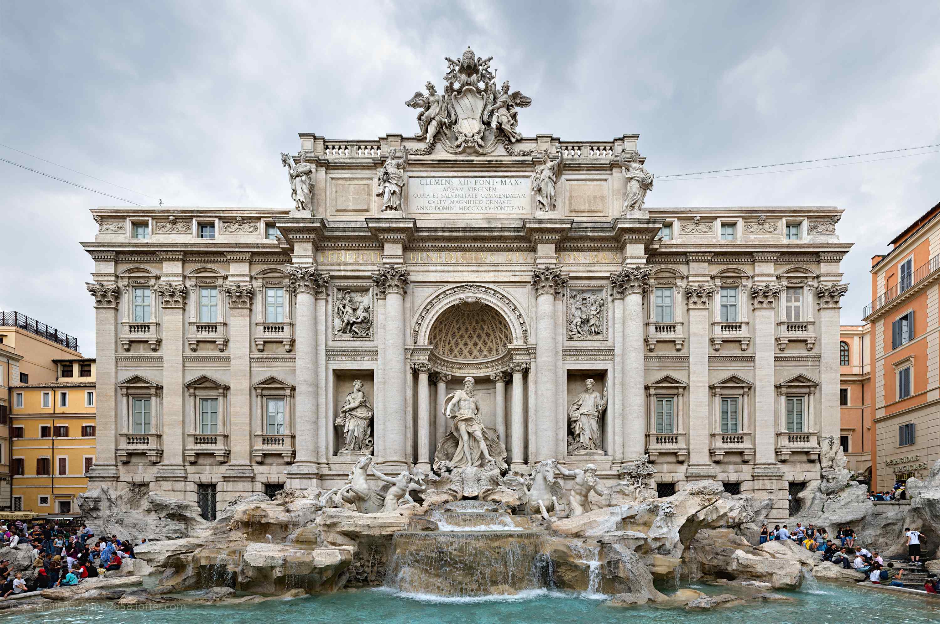著名的罗马许愿池幸福喷泉桌面壁纸