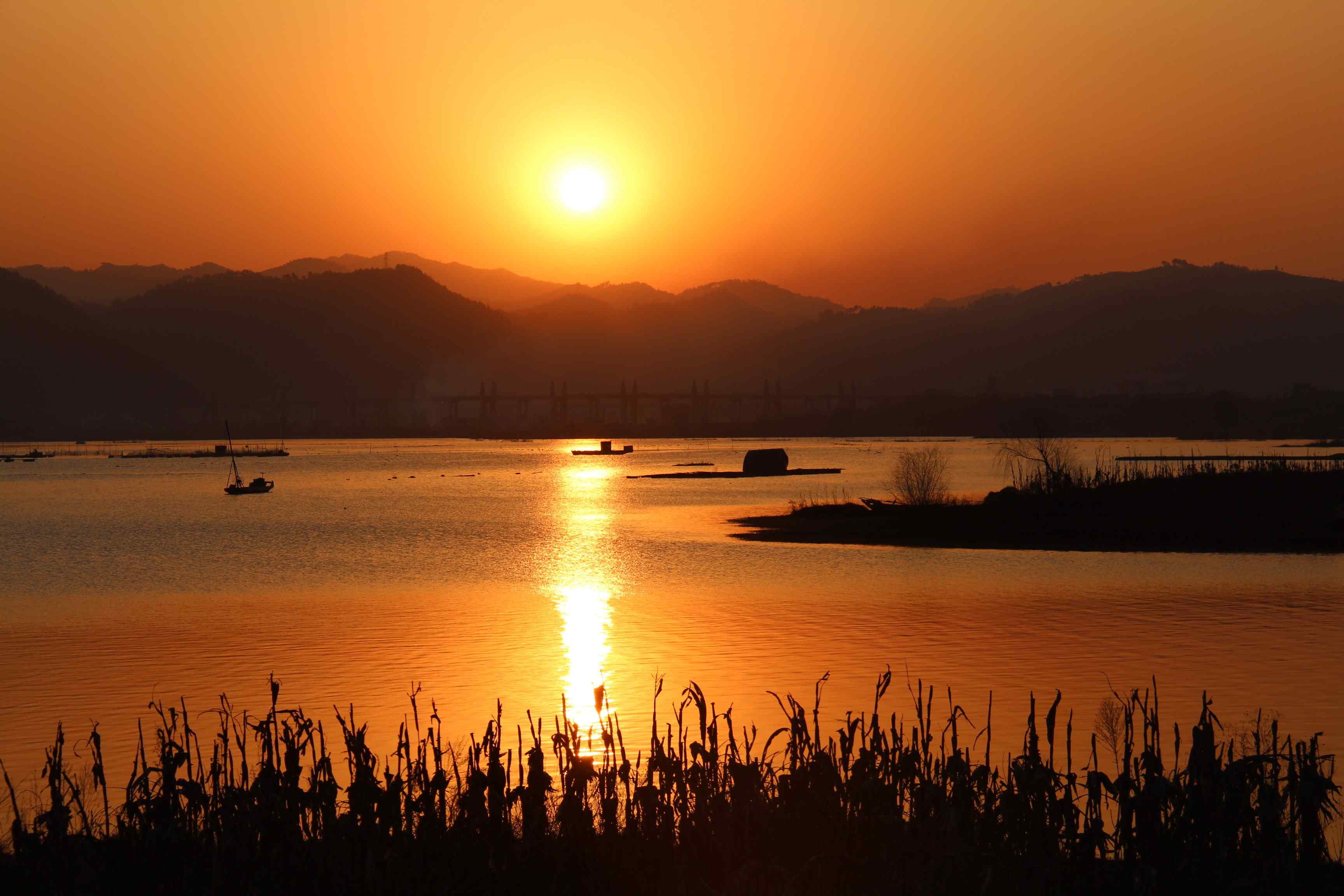 唯美夕阳下的汉江风景图片壁纸