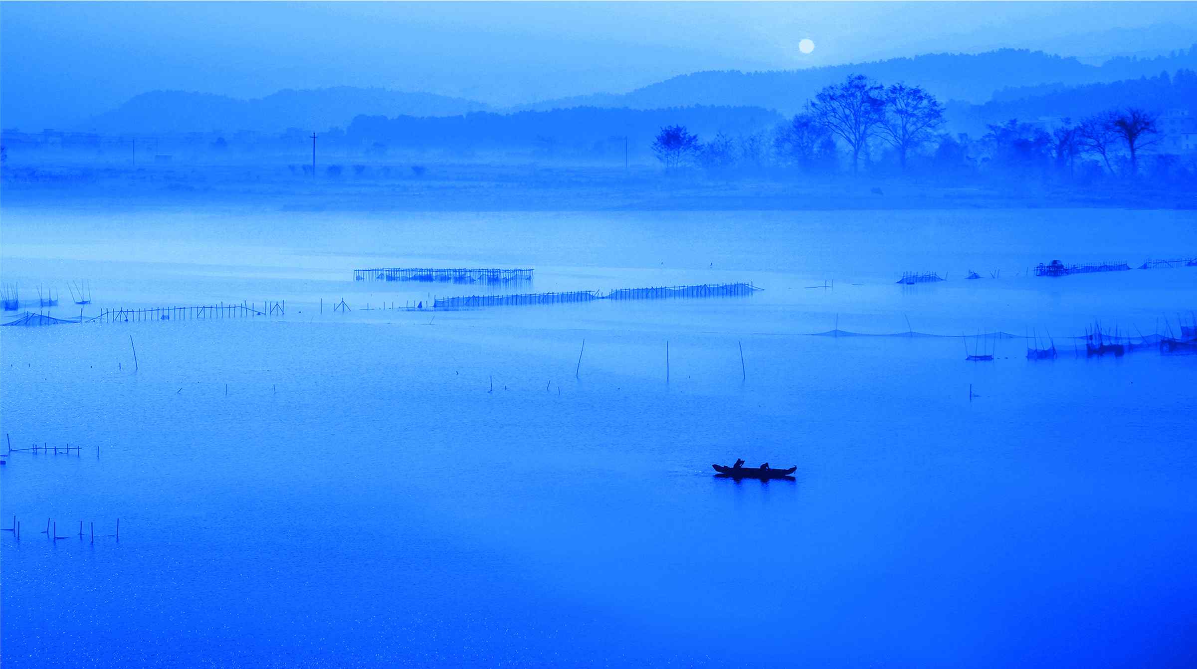 蔚蓝色的鄱阳湖风景桌面壁纸