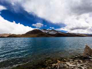 西藏圣湖羊卓雍措