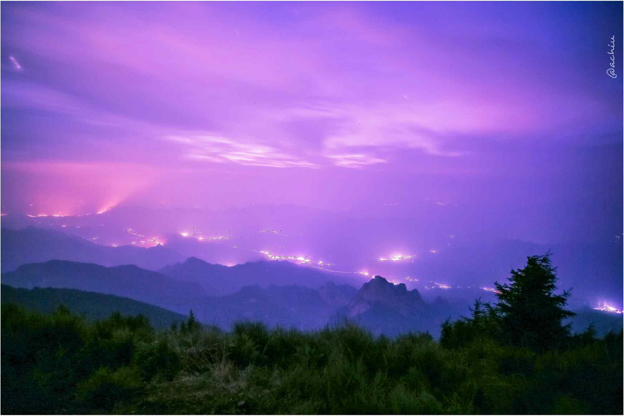 雾灵山唯美紫色云雾风景壁纸