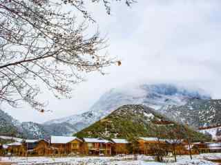 冬日泸沽湖唯美雪景桌面壁纸