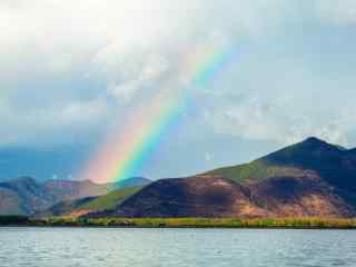 泸沽湖上的彩虹风