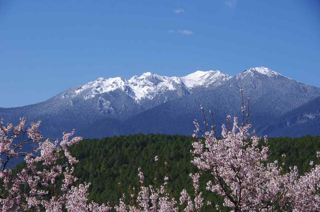 中国最美山峰之梅里雪山自然风光