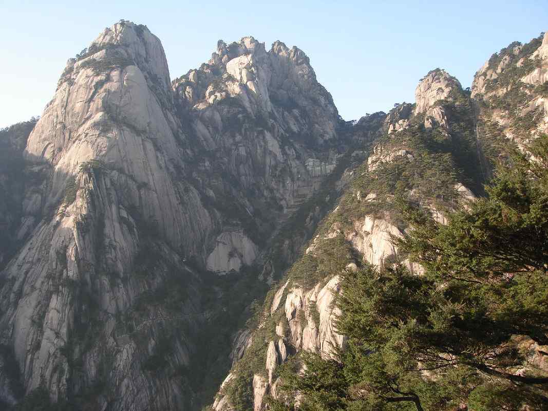 中国最美山峰之黄山桌面壁纸