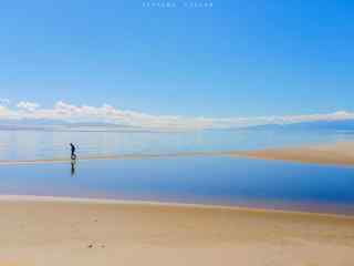青海湖蔚蓝天空好看的风景壁纸