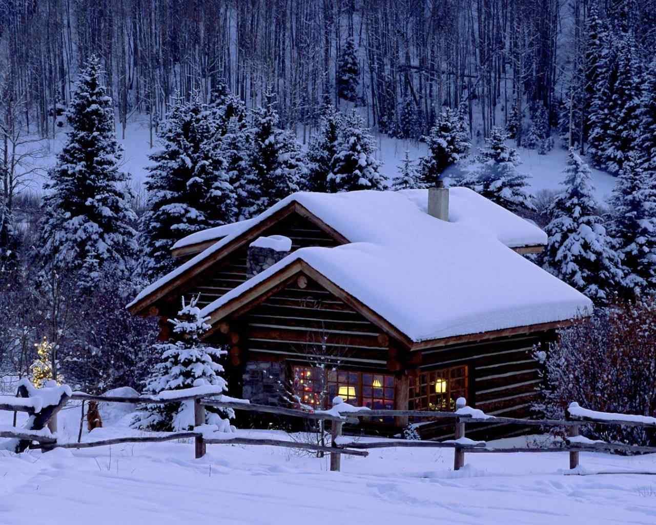 冬日山林中小木屋风景壁纸