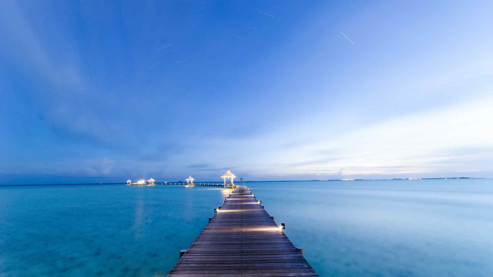 马尔代夫海上通道唯美风景高清壁纸 桌面天下 Desktx Com