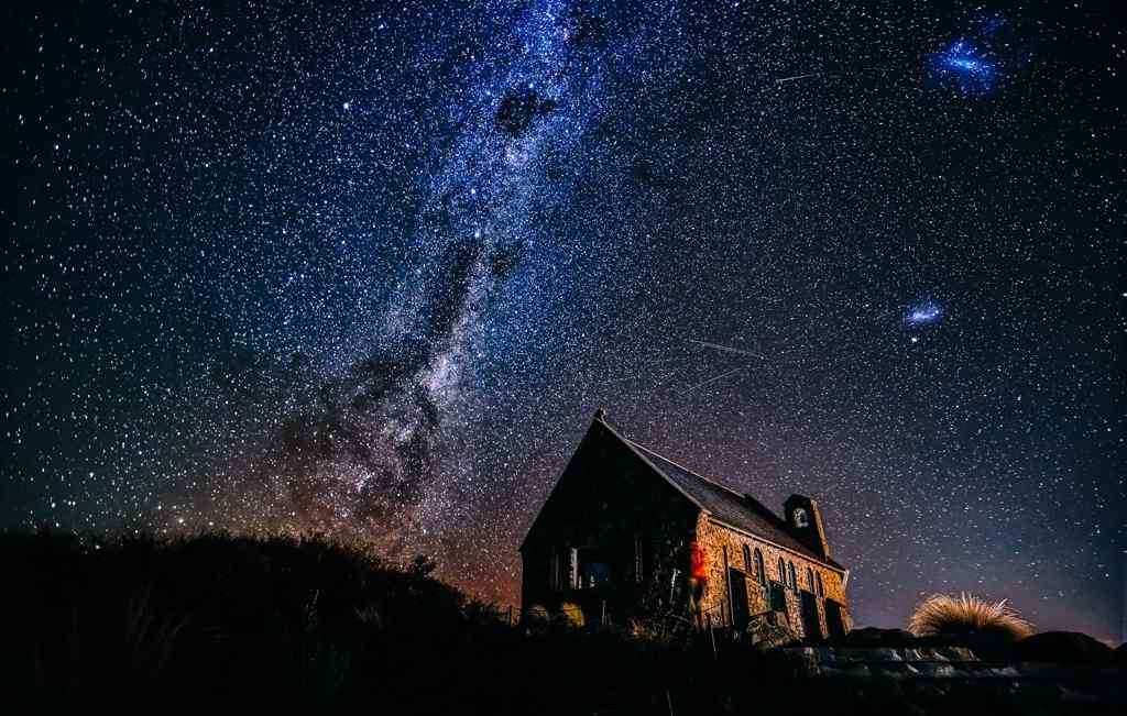 新西兰上方的星空桌面壁纸