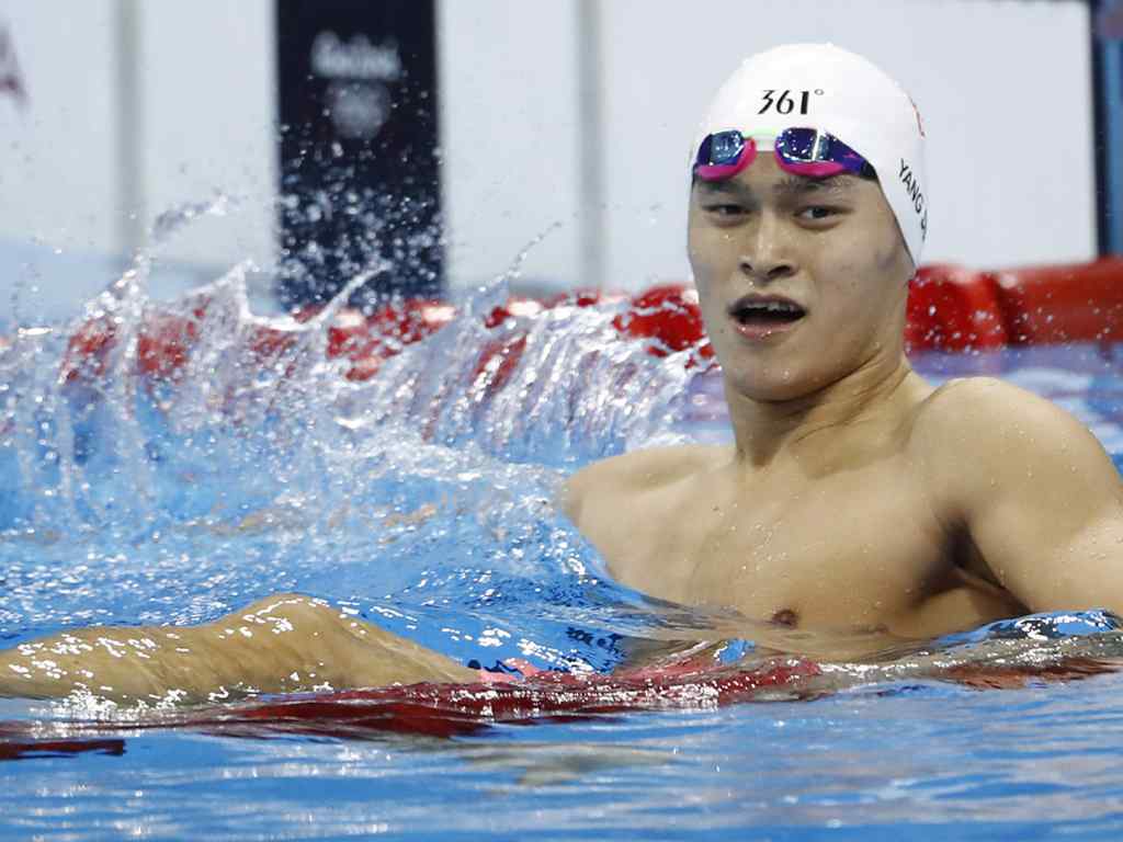 奥运冠军孙杨自由泳夺金桌面壁纸