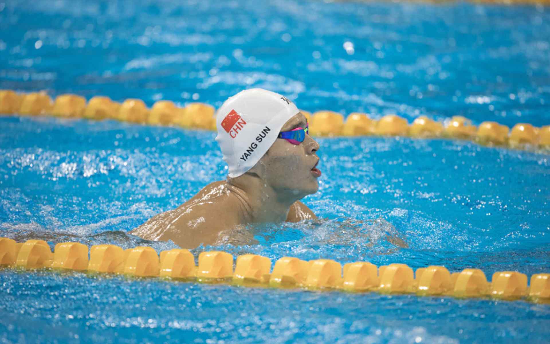奥运冠军孙杨200米自由泳比赛图片桌面壁纸
