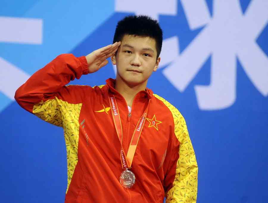 中国男子乒乓球队员樊振东得奖照片
