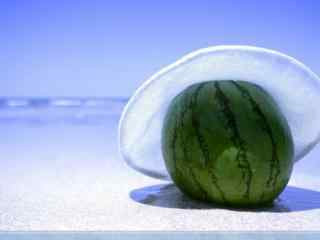 海边晒太阳的西瓜