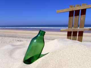 沙滩上的啤酒瓶wi